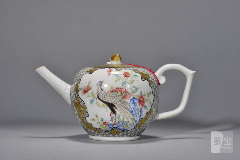 清雍正 墨彩描金锦地纹开窗雉鸡牡丹纹壶 - 图3